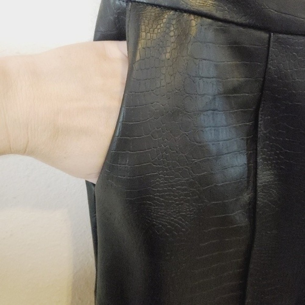 J Jason Wu Black Faux-Leather Pant Cropped Snake print Front Seam Wide - Picture 10 of 11